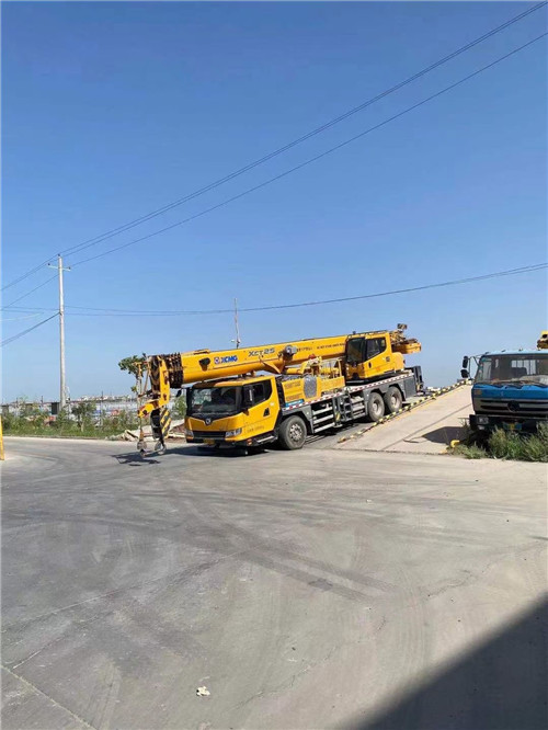 吴川市吊车作业时，可能会产生哪些额外收费项目？